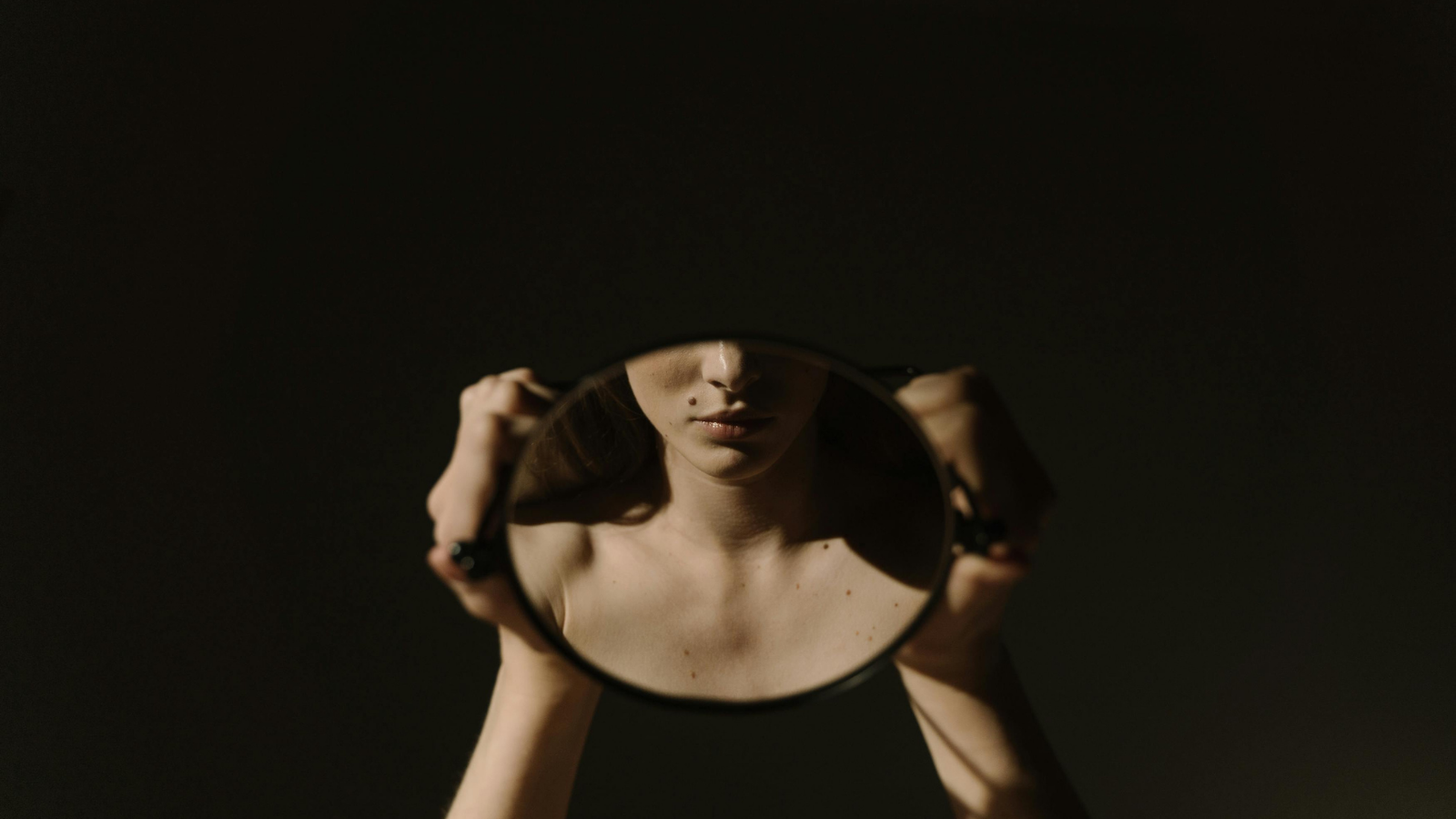 what-is-stockholm-syndrome-symptoms-causes-and-solutions-image
